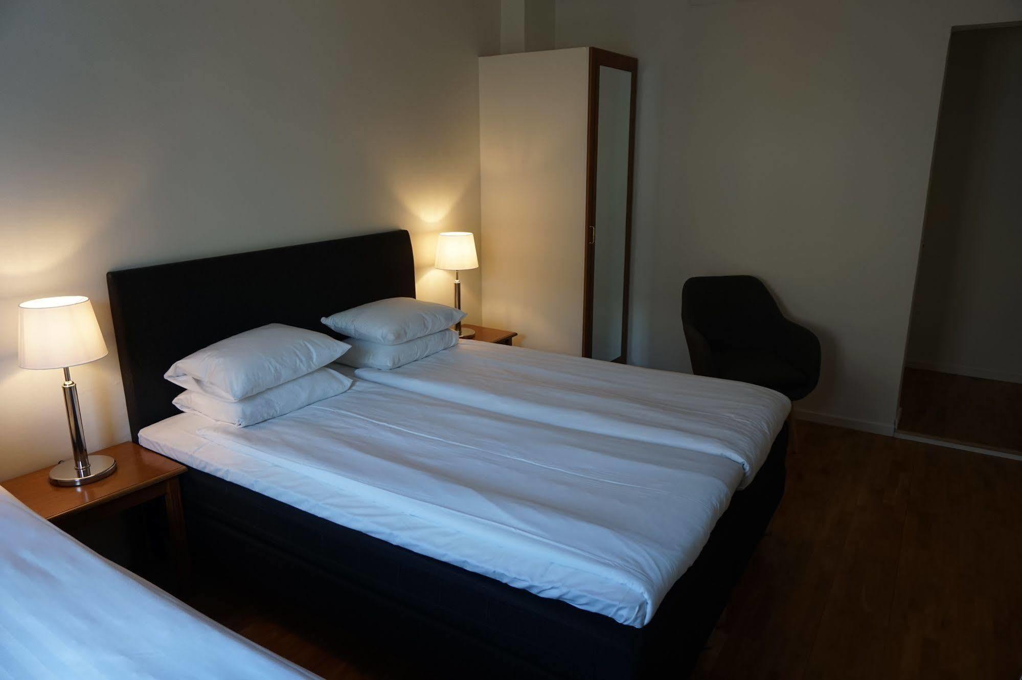 Hotell Siesta カールスクルーナ エクステリア 写真